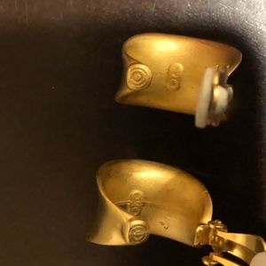 ANN KLEIN Jewelry - ANN KLEIN MATT GOLD CLIP ON EARRINGS ANN KLEIN Jewelry - ANN KLEIN MATT GOLD CLIP ON EARRINGS